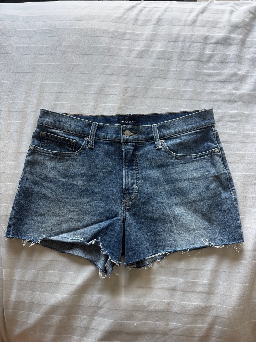 Lucky Brand Ava Mid Rise Denim Shorts Medium Vintage Wash size 12/31